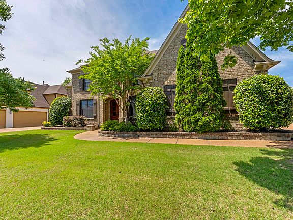 2nd image of 1813 Shoal Creek Ln