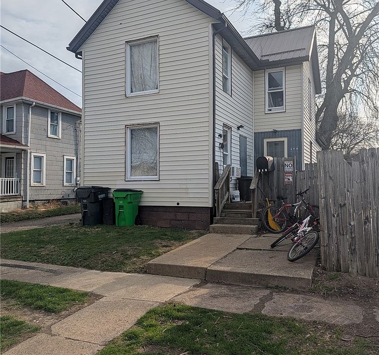 1st image of 216 N 15th St