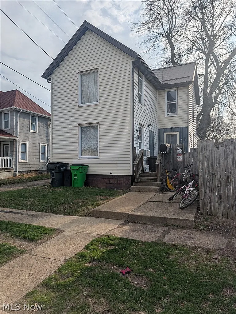 216 N 15th St photo 1
