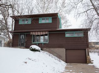 1760 Chaney Rd, Dubuque, IA 52001