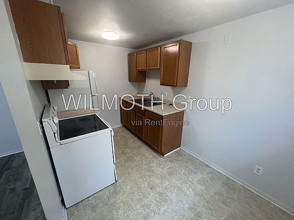 4th image of 904 Sloan St #D