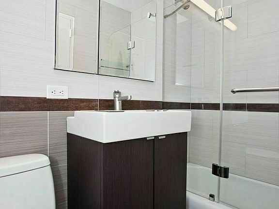 4th image of 7 E 14th St APT 726