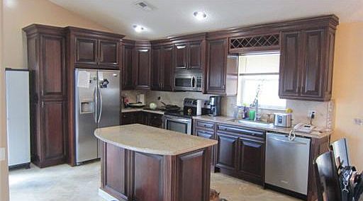 2nd image of 1065 Fairfax Cir W