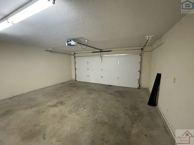 4416 SW Hickory Ln — Photo 32