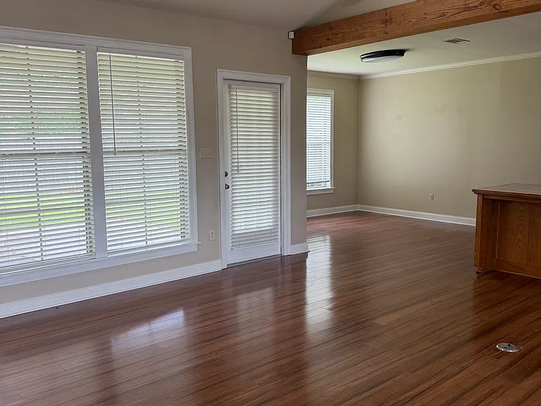 2542 Brentwood Dr — Photo 12