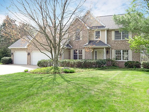 2nd image of 3939 Fieldstone Cir