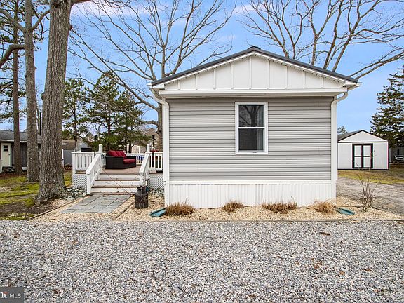 5th image of 25902 Persimmon St