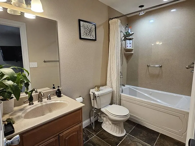 5830 Del Trigo Ln — Photo 6