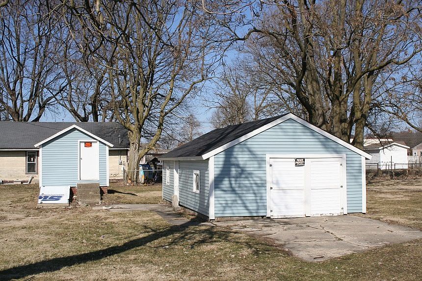 1st image of 1359 Hawthorne Ave