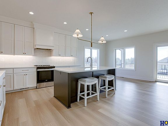 5th image of 9755 Hillcrest Trl