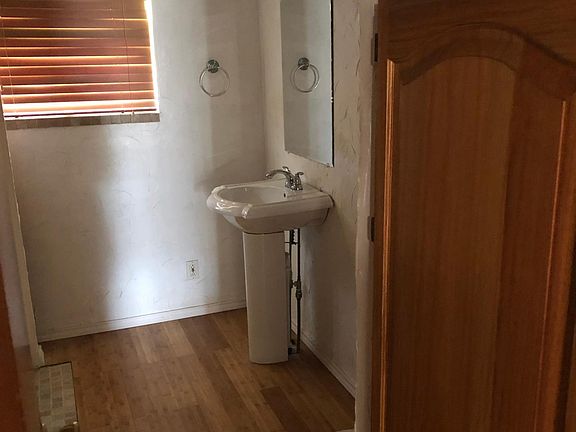 2nd image of 415 Lee St