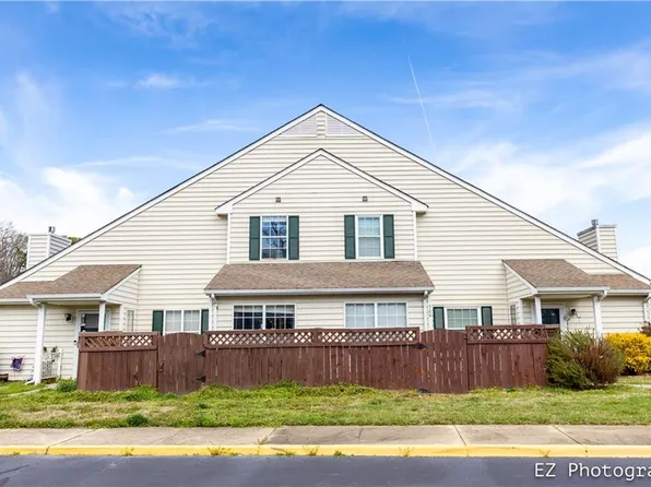 300 Hamlet Ct, Yorktown, VA 23693