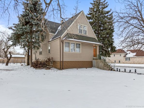 5649 W 87th Pl, Oak Lawn, IL 60453