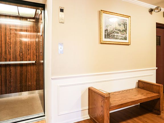 3rd image of 445 S Cleveland Ave APT 404
