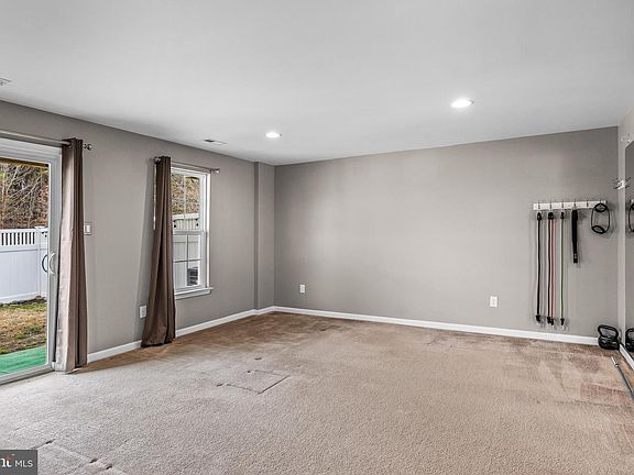 5th image of 1 Tavern Ln