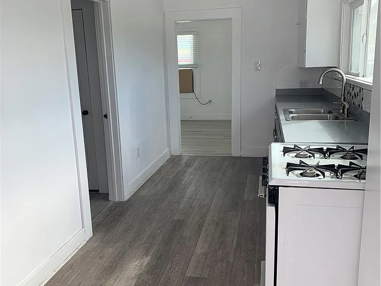 315 W Colton Ave #1/2 — Photo 2