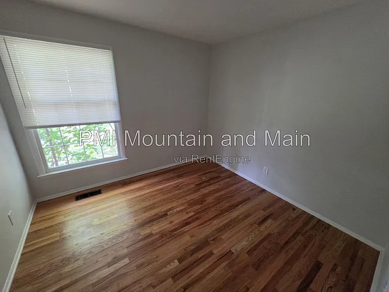 4 Erwin Dr — Photo 18