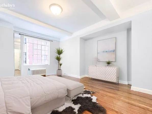 25 Tudor City Place image 1 of 10