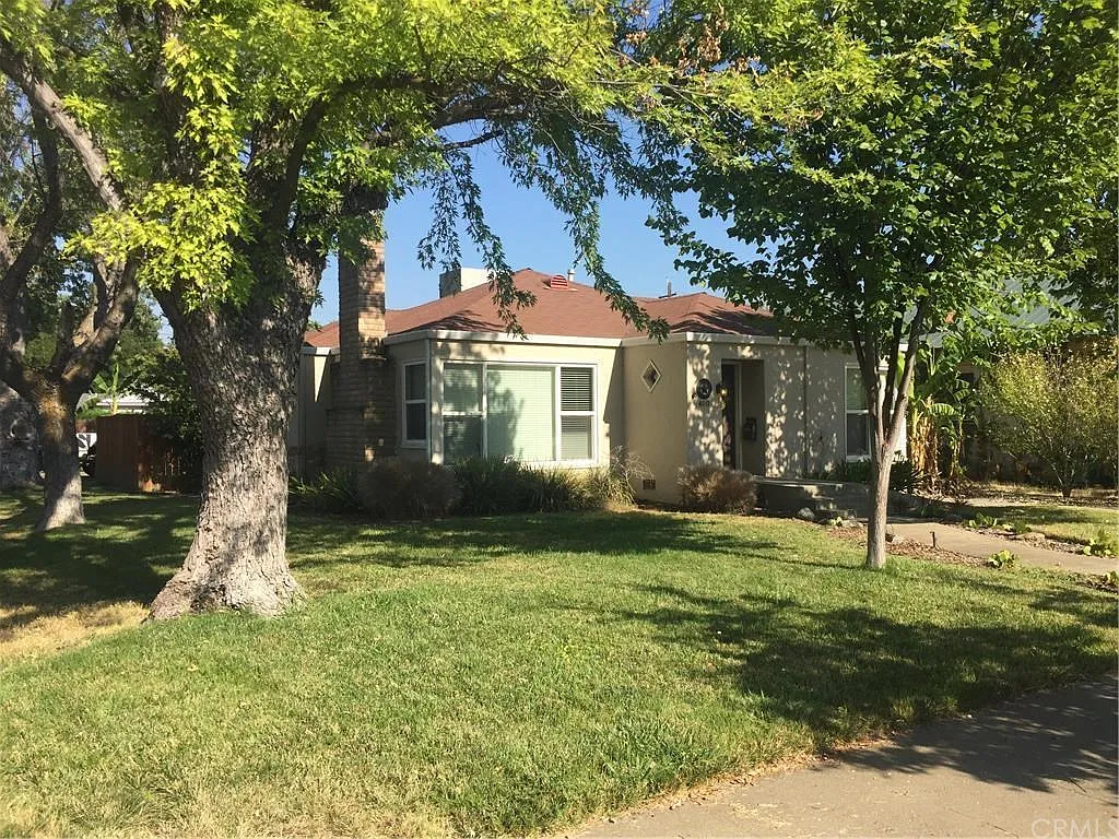 400 S Plumas St photo 1