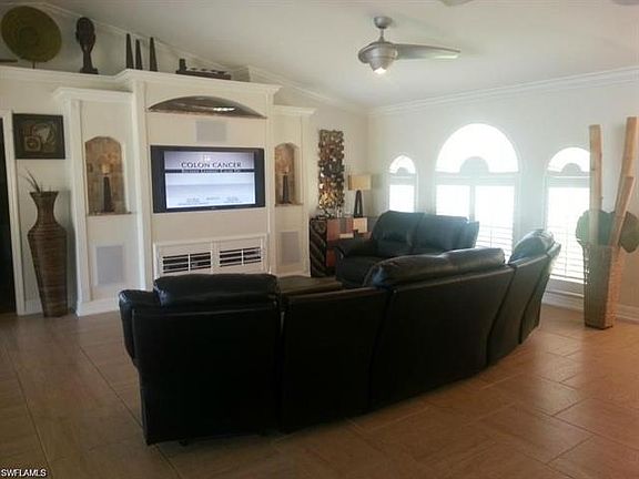 4th image of 1305 SW 31st Ter
