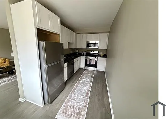 3 bed, $4,500 — Photo 2