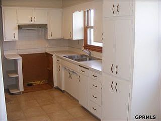 4th image of 2328 E 1st St