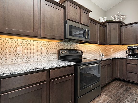 5th image of 4689 SE 35th Ct