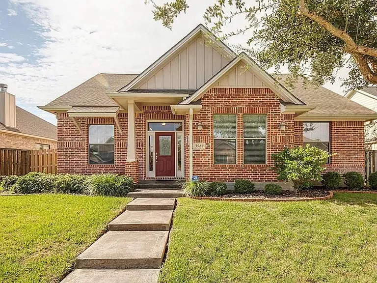 3922 Devrne Dr — Photo 1