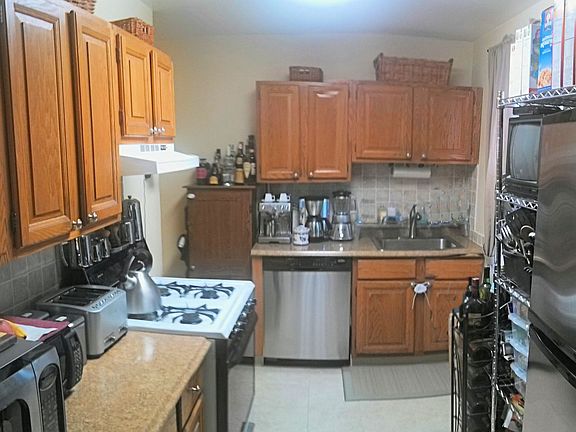 2nd image of 3840 Greystone Ave APT 1M