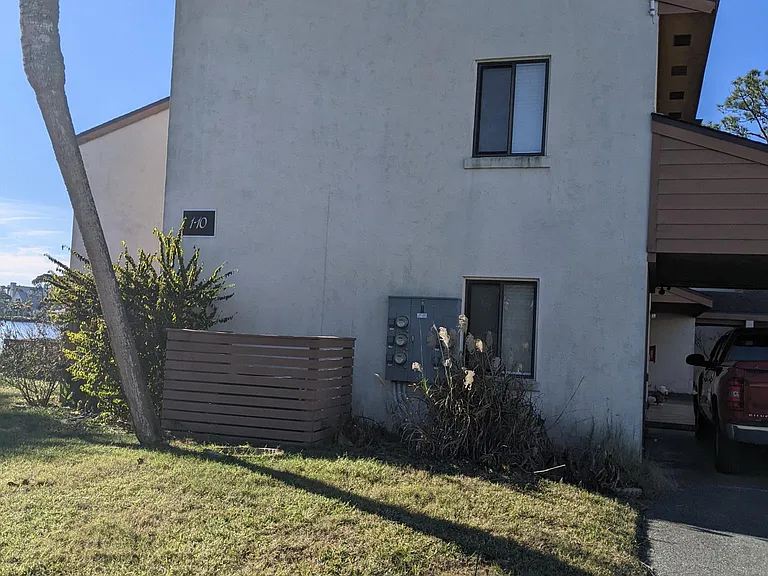 6901 N Lagoon Dr #10 — Photo 2