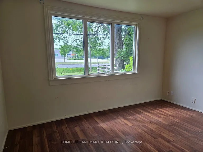 16 Elm Grove Ave — Photo 6