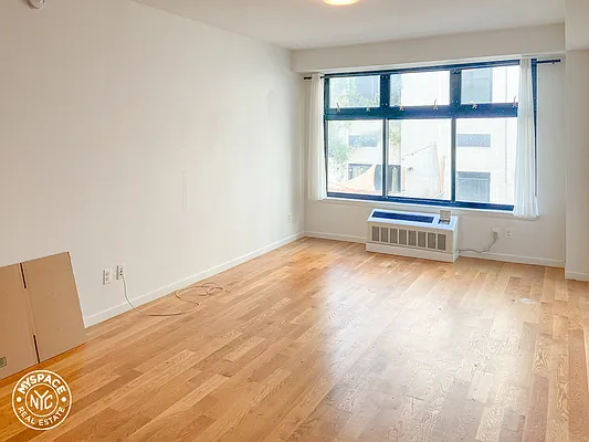 Rented by MySpaceNYC | media 39