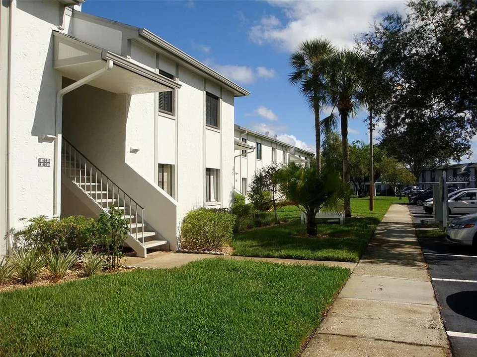 111 E Cypress Ct #111