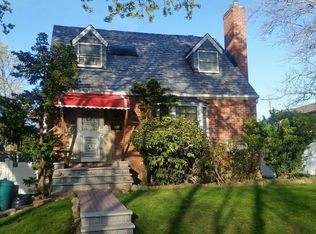 69-81 183rd St, Flushing, NY 11365