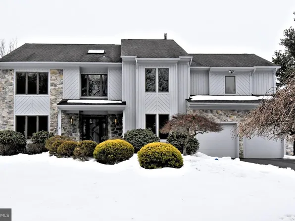 83 Rocking Horse Way, Holland, PA 18966