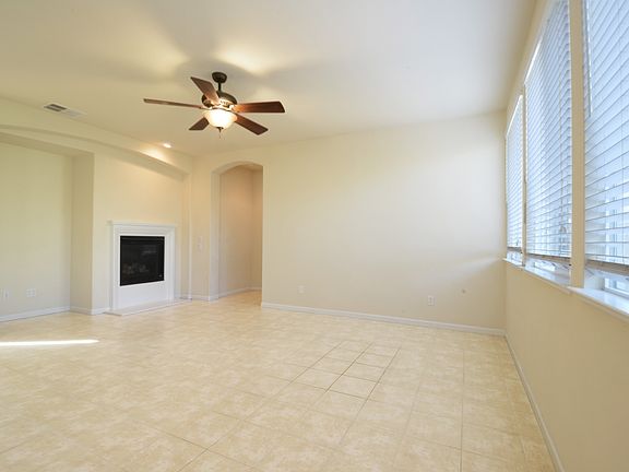 5th image of 2313 Clearbrook Cir