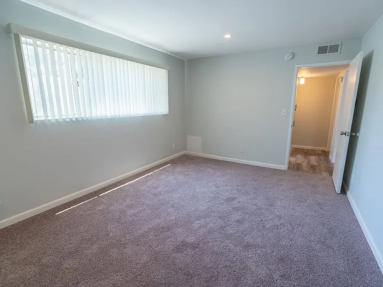 1635 North Martel Avenue — Photo 16