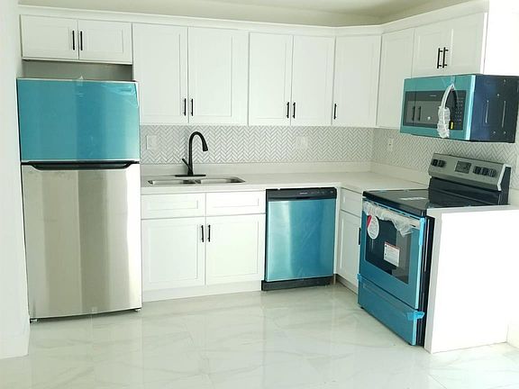 4th image of 2106 N 28th Avenue