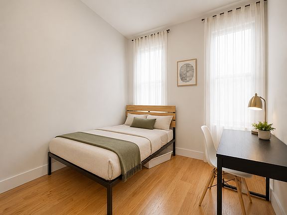 4th image of 879 Cypress Ave APT 3R