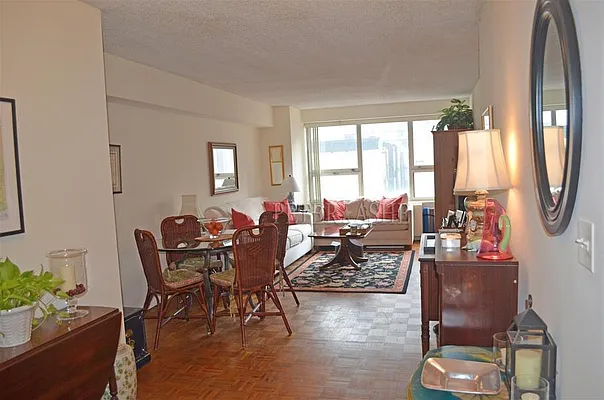 Rented by Peter Ashe | media 5