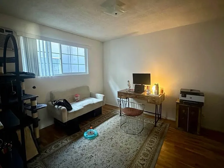 152 S Hayworth Ave #8 — Photo 10