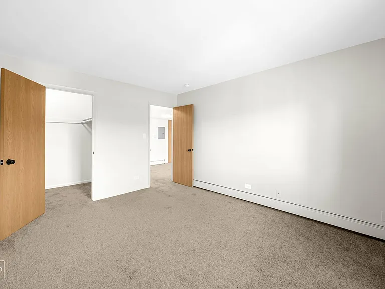 Woodland Court Apartments — Photo 19