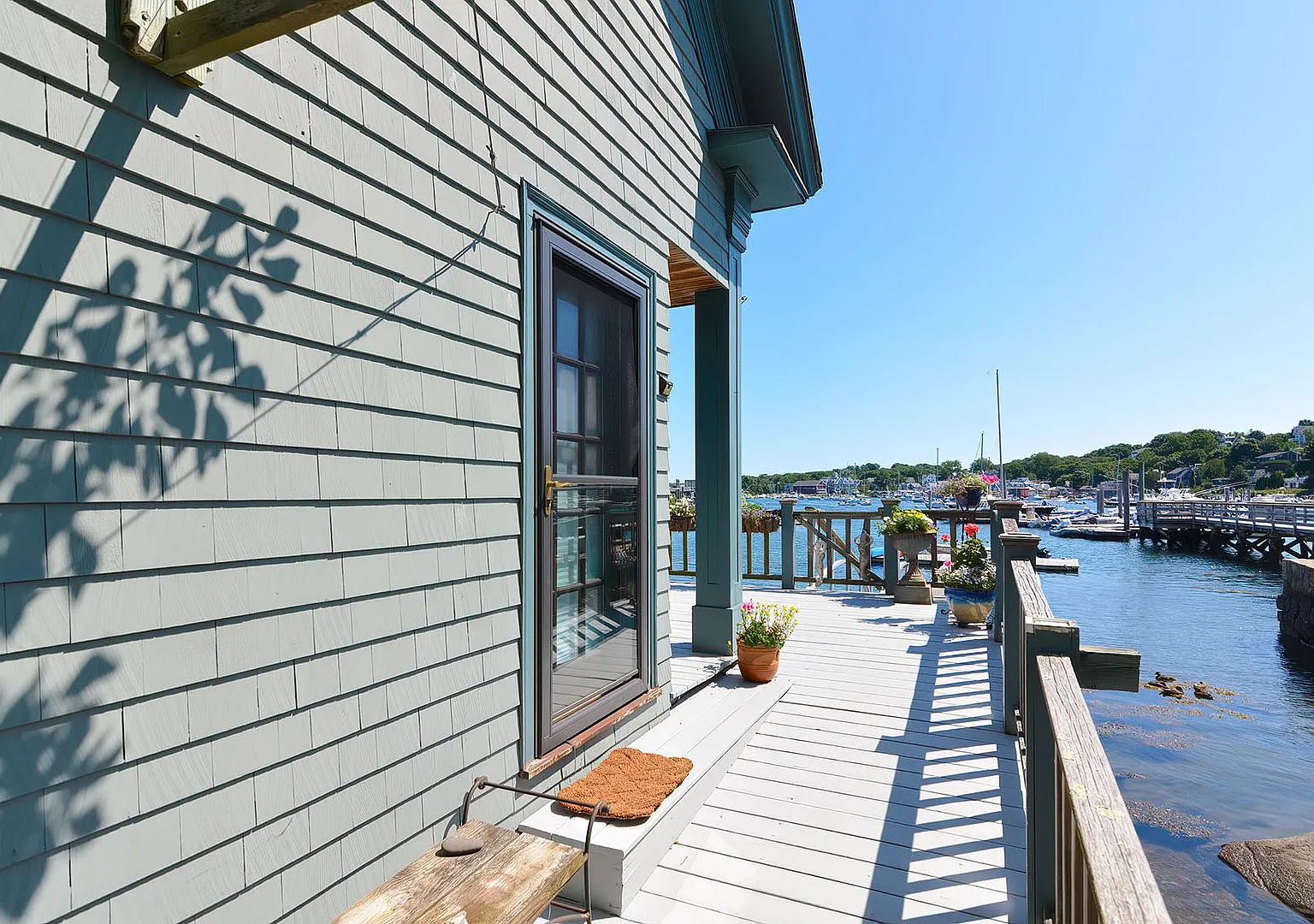 Winter Rental: Waterfront 3 Bed/3 Bath on Rocky Neck — Photo 4