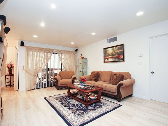 4th image of 515 N Jackson St APT 104