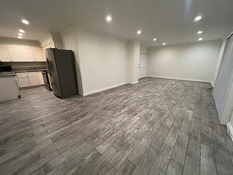 829 N San Vicente Blvd #9 — Photo 8