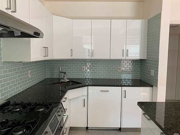 5th image of 69 Thompson St #46