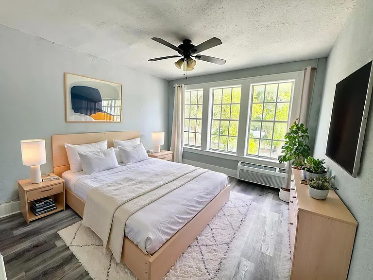 704 Cordova Dr #6 — Photo 6