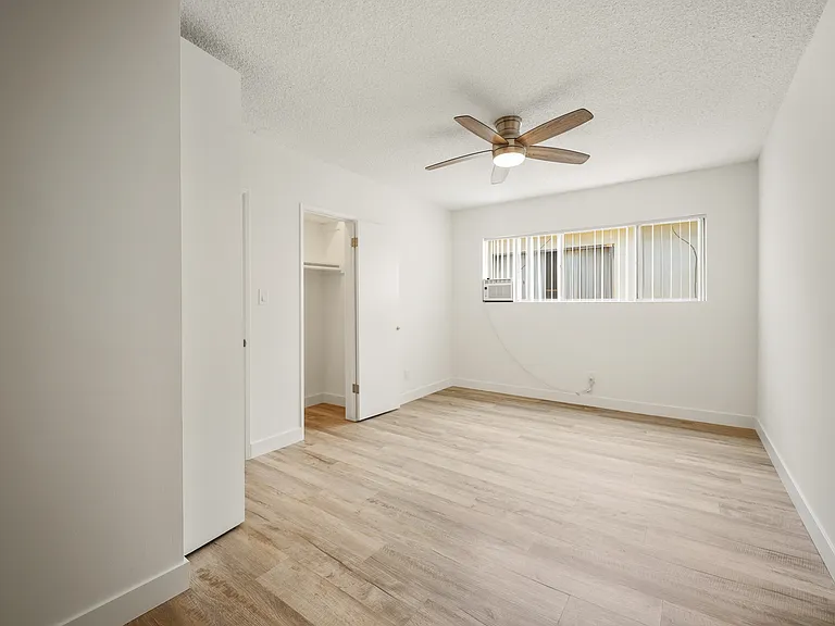 1416 Amherst Ave #6 — Photo 18