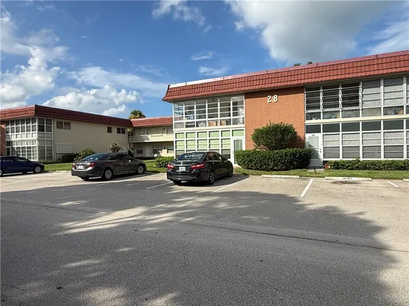 28 Pine Arbor Ln APT 105, Vero Beach, FL 32962