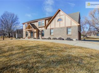 10800 W 105th St, Overland Park, KS 66214